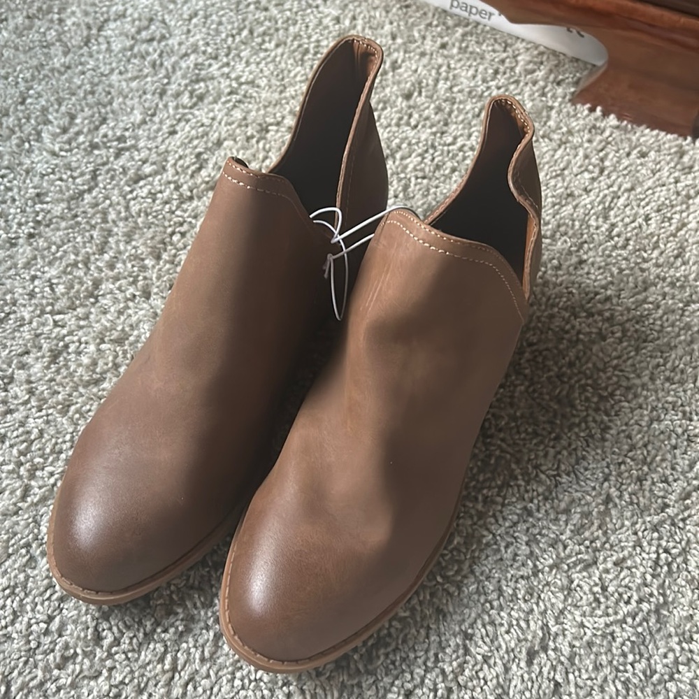 Universal thread boots